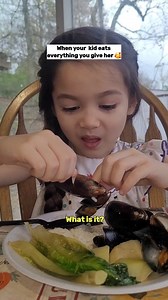 I cooked ginger flavored mussels (tinolang tahong) for Mia and she absolutely loved it!😇 | Rice Cupp Family