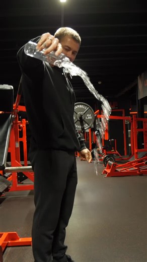 UltraFlex Gym Derby on Instagram: "❤️ Thank you for an amazing 2025 🫡Hopefully people who do this can leave these habits in 2025 👀2026 will be another huge year with lots of exciting things happening. Join now to be part of Ultraflex Derby in 2026 #gymhumour #newyear #beultra"