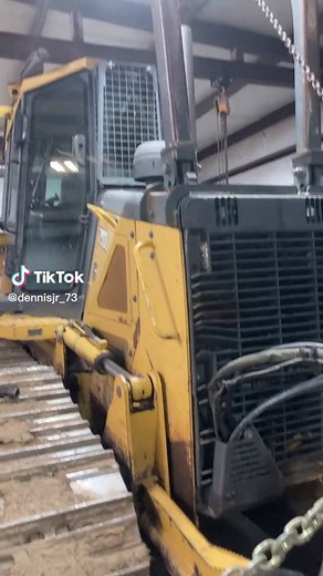 Cómo elevar la cabina del John Deere 750J