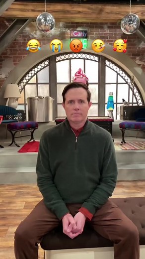 Nobody is beating Lewbert at his own game 😌 #iCarly #EmojiChallenge