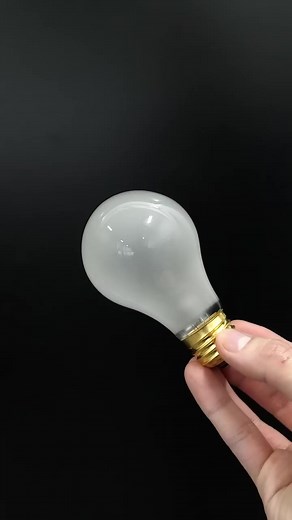 535K views · 10K reactions | Light bulb vs liquid nitrogen #reels #science #physics #physicslab #physicslovers #liquidnitrogen #bulblight #sciencefacts | Physics & Chemistry Lovers | Facebook