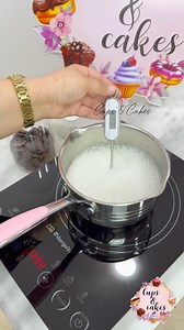 NOUVELLE RECETTE : Glaçage miroir au chocolat 🍫 N’oubliez pas d’enregistrer la recette 😁 #explore #explorepage #exploremore #explorer #recipe #recipes #recette #recettefacile #algèrie #algeria #algerienne🇩🇿 #algerie #algeria #algerian #جزائرية_وافتخر #جزائرية #جزائريات_زين_وهمة #cupsandcakessisters #cake #biscuit #cake #cakedesign #cakedecorating #cakes #cakesofinstagram #cupsandcakessisters #baking #bake #recette #recettefacile #recipe #recettes | Cups’&’Cakes