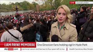 One Direction fans are attending a memorial for Liam Payne in Hyde Park this afternoon. Sky's Alice Porter reports live from the vigil in Central London ⬇️ https://trib.al/Rx0iR33 📺 Sky 501, Virgin 602, Freeview 233 and YouTube | Sky News