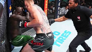 "Master of awkward stoppage"- Fans brutally troll Herb Dean for his controversial stoppage at the main event of UFC Vegas 56