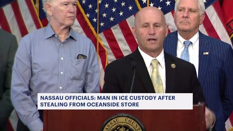 Man accused in Oceanside jewelry store robbery in ICE custody