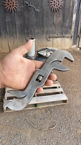 Drill Press Base Repurpose 💥⚒ . . . . . . . . . . . . . . . . . . . #restore #antiquetools #metalworking #diy #welding #cleaning #fabrication #blacksmithtools #metal #antiquemachinery #powerhammer #anvil #toolsofthetrade #vise #blacksmithing #refurbish #metalwork | Mt Phillip Metal Works