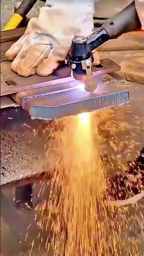 Cutting Thick Metal Sheets Automatically Using Plasma Cutters for Professional Projects