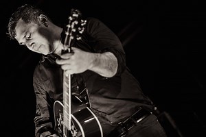 Greg Dulli explored his musical past at the First Unitarian Church - WXPN | Vinyl At Heart