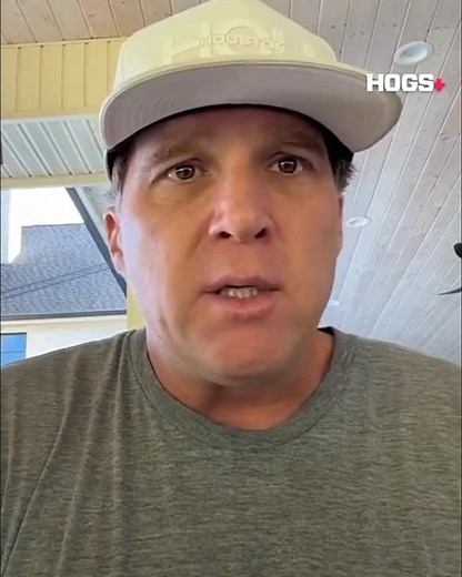 Clint Stoerner joins today’s Razorback Daily talking Hogs 🏈 The former quarterback will be inducted into the Hall of Honor tonight 🏆 | Hogs Plus