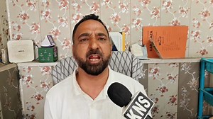 73K views · 197 reactions | EktA Transport Association Has Appealled Government of Jammu and Kashmir to waive off interest on the loans Taken by Transporters from Different Banks /// Listen here What South Kashmir Representative ,Sayed Nanda Has to say /// Jammu & Kashmir Traffic Police Omar Abdullah Office of LG, J&K Manoj Sinha Mehbooba Mufti | KNS Kashmir | Facebook