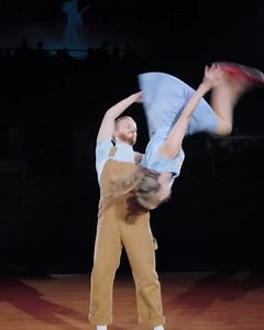 💃🕺 Sondre & Tanya, whether they are dancing at a competition 🏆 or in the open air 🌳, having a good time 🎉, always amaze and dazzle us with their incredible skills! 🔥 Be sure to start following them on their social media channels, as they share their passion and positive energy there. ✨ Their chemistry on the dance floor is simply magnetic! 🧲 . . . . 🎶 Music: Glenn Gatsby - Posin 👉 Stream & Download Here: https://estlink.de/070 . . . . #ElectroSwing #ElectroSwingDance #SwingDance #NeoSwi