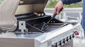 Napoleon Grill vs Weber: Which Is Better? | Fun In The Yard