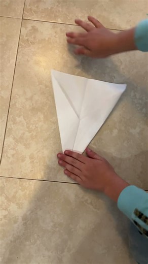 Best long distance airplane! Will fly so far!!! #paperairplane #recorddistance #flyfarther