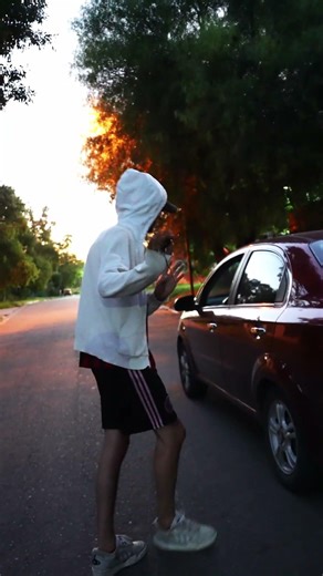 Un "auto clavo" en la jerga automotriz, Argentina, es un vehículo difícil de vender o mantener