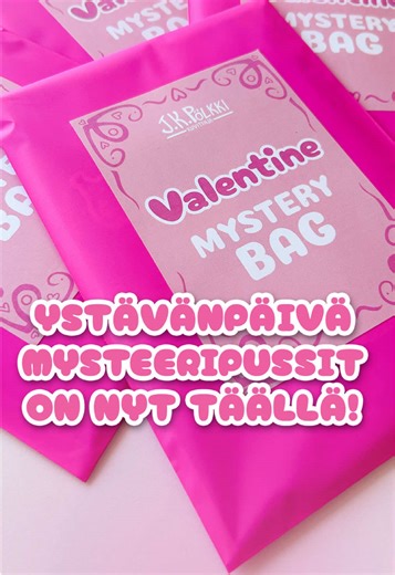 Te tykkäsitte niin paljon mysteeripusseista, että toin vielä ystävänpäivä viikonlopuksi omat Valentine Mystery Bagit! Nää saatavilla vain nyt sunnuntaihin asti! 🥰 Ps: Verkkokaupassa kun ostat kaksi avaimenperää, saat toisen -50%, eli tämän viikonlopun ajan myös tämmönen kiva pikku ale! 😁 #pienyrittäjä #ystävänpäivä #tarrat #kuvittaja #yllätys