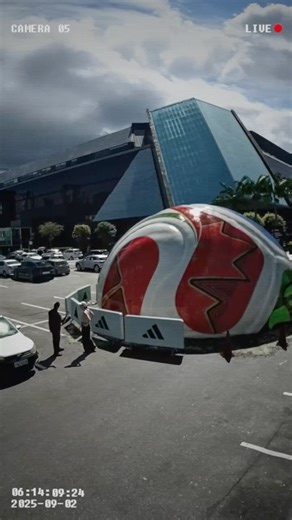 adidas Brasil on Instagram: "VEM AÍ! A Trionda só entra em campo em 2026, mas a bola já está rolando em São Paulo. ⚽️ 📍 Marque na sua agenda: Arena Trionda, no Shopping Eldorado, a partir do dia 22/10. O lugar perfeito para você entrar no clima da @fifaworldcup. Comenta aqui o @ de quem vai viver essa experiência com você!👇 #adidasFootball #FIFAWorldCup"