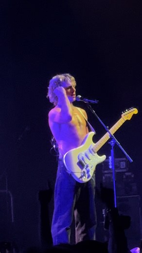 austin monica moon ✨😝 @The Driver Era @ross_lynch #thedriverera #rosslynch #austinandally #austinmoon #rockylynch #thedrivereratour