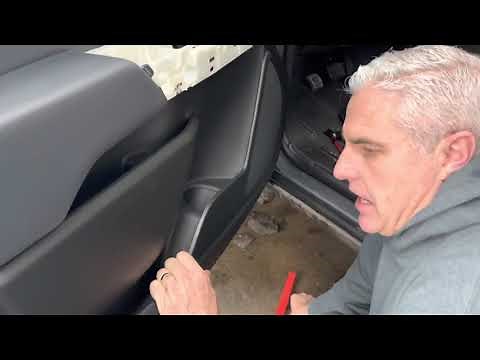 How to remove the door trim panel on a 2021 Chevy Colorado Z71 pick-up truck