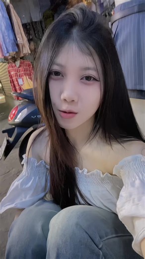 វីដេអូ​របស់ 🤍🌷 (@nyny23542) ជាមួយ original sound - khann rany - RANY