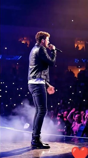 Soulful English Song Performance | Mic Singing with Audience 🔥
