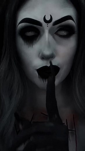 Witch Makeup Tutorial for Halloween