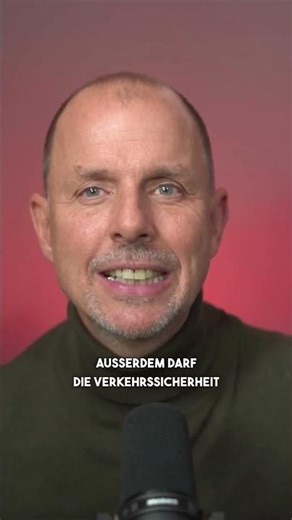 Hund auf dem Motorrad mitnehmen?! 🏍️​🐶​​ | WBS.LEGAL #shorts