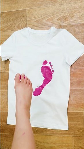 🎨 DIY Mom T-Shirt Foot Painting #diyforkids #kidsactivities