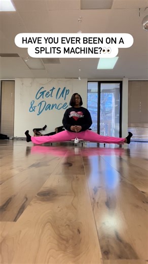 Stretch Coach on Instagram: "Can your legs go in a 180 degree angle?👀 If you’re looking to get one, the link is in my bio❤️ Add it to your stretch routine!!"