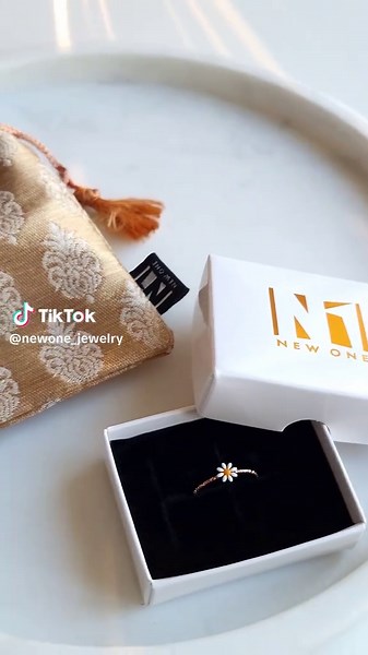 Spring Flower Jewelry Collection for 2023