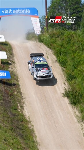 #WRC Rd.8 ラリー・エストニア🇪🇪 タルトゥの街の周辺に広がる森林地帯に舞台を移して、Day2が始まっています🚗💨💨💨 朝一本目のSS2では #GRYarisRally1 を初ドライブのオリバー・ソルベルグ／エリオット・エドモンドソンがステージウィン🥇✨️ SS3ステージを終えて。 1️⃣ソルベルグ／エドモンドソン [2]ヌービル／ヴィーデガ 3️⃣ロバンペラ／ハルットゥネン [4]タナック／ヤルヴェオヤ 5️⃣勝田／ジョンストン 6️⃣エバンス／マーティン [7]フォルモー／コリア 8️⃣パヤリ／サルミネン [9]セスクス／フランシス [10]マッカーリーン／トレーシー Liveタイミング・Live配信など関連リンク集 https://toyotagazooracing.com/jp/wrc/#latest_round_links #TOYOTAGAZOORacing #PushingTheLimitsForBetter #WRCjp #RallyEstonia #GRヤリス TOYOTA / トヨタ自動車株式会社 | TOYOTA GAZOO Racing