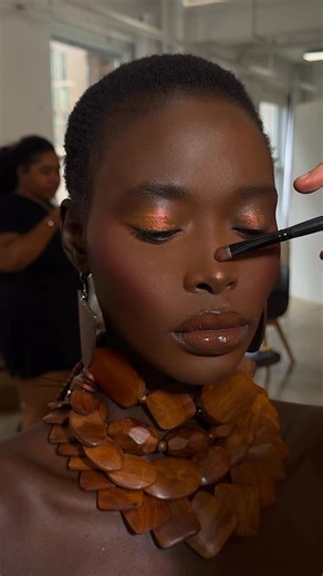 BENNI on Instagram: "“ ITS ALWAYS A GLAM @moliesha95 - Let that @juviasplace liquid shadows hit ! - Who needs a FULL TUTORIAL? #makeuplover #makeupartist #makeupideas #contour #houston"