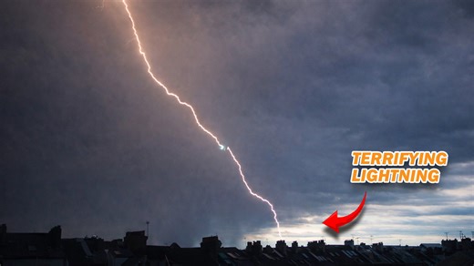 Terrifying lightning caught on camera