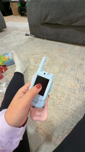 Turn curiosity into connection! Introducing Digitalk — the walkie talkie reimagined. Kids can chat, share, and explore together — no Wi-Fi, no phones, no screentime. Just pure imagination and adventure, anywhere they go. ✨  The perfect gift for curious minds — only from MiniLabbies. | MiniLabbies | Facebook