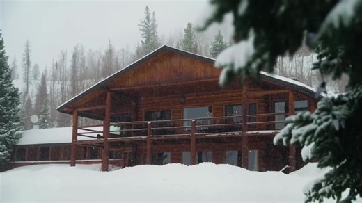 Gather 'round the table for family meals at C Lazy U Ranch, where every dish comes with a side of spectacular views and warm smiles. It's not just about eating; it's about laughing, sharing, and creating traditions in a place that feels like home. Learn more by clicking the link in our bio. #CLU #CLazyU #finedining #gourmet #gourmetmeals #luxury #allinclusive