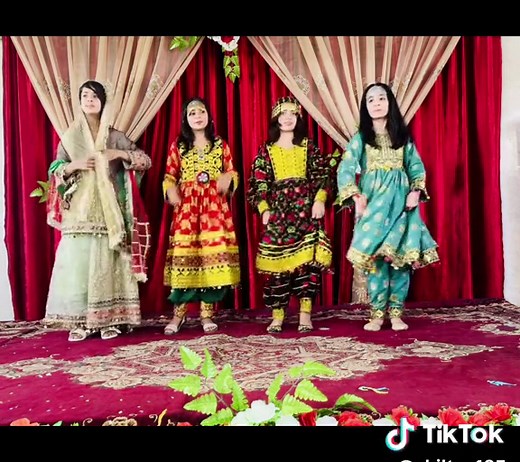 Kadam Aista Laila Dance Performance