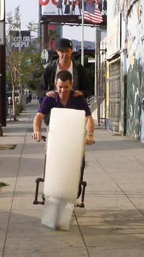 284K views · 2K reactions | Bubble Wrap Prank in Los Angels, my child dreams made through :D 藍 #unnecessary #invention #reels | Julien Magic | Facebook