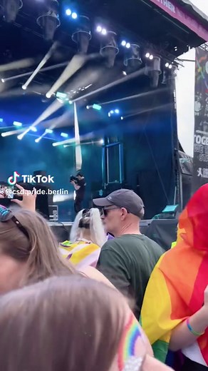 CSD Regenbogenparade - Celebrating Love and Diversity