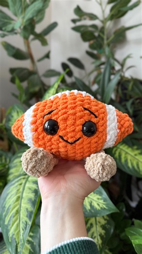 Now that I am living in TN, I’m trying to embrace the bright orange 🧡 Patterns: by me! @yarn_and_bloom Yarn: Premier BASIX & Bernat Blanket Yarn #crochet #crochetdog #crochetfootball #flashthefootball #gamedaydog #pattern #crochetlove #crochetersofinstagram #yarn #shoplocal #amigurumi #shopsmall #handmade #premieryarns #bernatblanketyarn #supportsmallbusiness #yarnandbloom | Yarn and Bloom