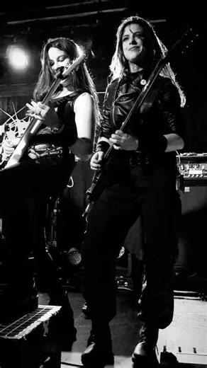 Tainá Bergamaschi 👹 From The Ashes 👹 CRYPTA Live