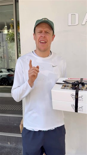 RUSTY IS RESCUED | Kids book and cupcakes 🐕