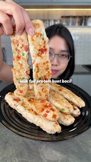 Lauk full protein aman buat bocil atau buat kalian yg ngegym Masak olahan bernutrisi tinggi jadi serba satset ni sejak pake MITOCHIBA Star Chopper CH250 yang udah terbukti awet & kuat!! Yg mau beli dan dapetin diskon bisa cekot di official online shop @Mitochiba Electronic pake kode: MITO26AGA Bahan-bahan: 500 gr dada ayam 1/2 paprika merah 1/2 paprika hijau 1/3 bwg bombay 2 bwg putih cincang 1/4 sdt lada 1/2 sdt garam 1/2 sdt gula 2 sdt jinten bubuk 1 sdt paprika bubuk 1 sdt cabe bubuk 1 sdt ka