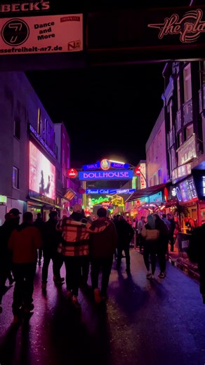 Explore Hamburg: Steamboats, Graffiti, and Nightlife