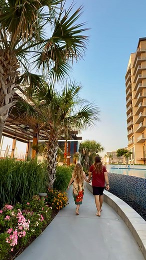 Aleah + Seth 𖤥 DC-Based Outdoorsy Travelers on Instagram: "Is this Virginia Beach’s best luxury property? |ᴄᴀᴠᴀʟɪᴇʀᴘᴀʀᴛɴᴇʀ After a weekend here, we sure think so… and USA Today’s @10Best agrees— it’s been named one of the best beach resorts in the country. 📌 ꜱᴀᴠᴇ ᴛᴏ ᴀᴅᴅ ᴛᴏ ʏᴏᴜʀ ᴍᴜꜱᴛ ᴠɪꜱɪᴛ ʟɪꜱᴛ And with a private beach club, in-hotel distillery, regular musical performances and on-site activities (like yoga and sound baths led by @ursariana), nightly cookies delivered to your room with turndown