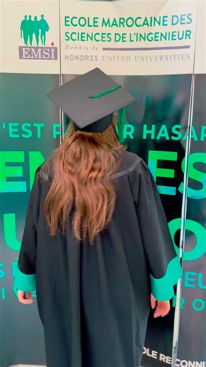 Aicha Samih on Instagram: "J’ai eu la chance d’étudier sur les deux sites de l’EMSI Marrakech, Guéliz et Centre ! Des profs excellents et une ambiance unique ✨ Rejoignez l’EMSI Marrakech et réalisez vos rêves d’ingénieur 👩🏼‍💻 @emsigroupe.officiel"