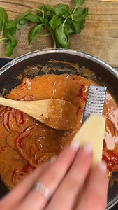 ‘Batch Cooking’ The much awaited cookbook that will change the way you cook! 😋🙌🏻 Available at sarahbutlerathome.com ⭐️ Over 40 recipes from slow cooks, sides, bakes and midweek savers! ⭐️How-To on freezing, reheating, essential equipment and Q&A! ⭐️ Visual recipe contents and weekly meal plan menus. ⭐️ Personal batch cooking progress logs! #batchcookingbook #batchcookinghowto #howtobatchcook #reducekitchenstress #learntobatchcook #sarahbutlercookbook #my brand | Sarah Butler At Home