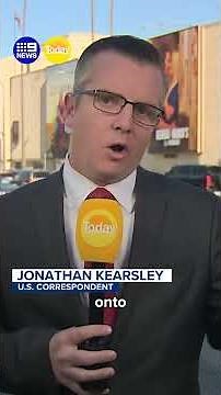 Paramount bids to takeover Warner Bros. | 9 News Australia