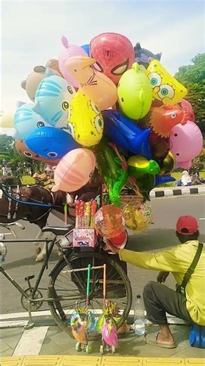 Spongebob character balloon