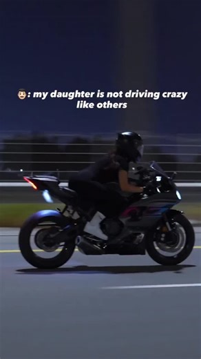 Biker Chicks of Insta on Instagram: "👀 umm... Follow @BikerChicksofInsta for the very best biker chick content 🏍️💨 @feisty.r7 #bikerchicksofinsta #bikerchick #throttletherapy #womenwhoride #linkinbio"