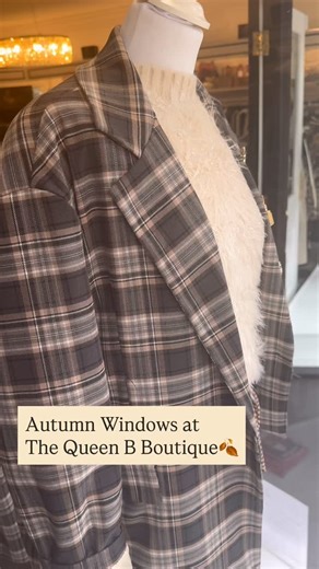 37 reactions | Autumn Windows at The Queen B Boutique  Our windows...