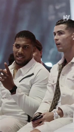 “Ronaldo Meets Anthony Joshua 😳🥊 — Iconic Moment!” #ViralMoment #BoxingFans